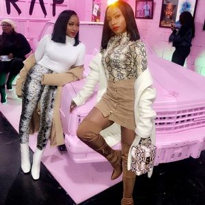 Meet your Posher, Kia & Kya!